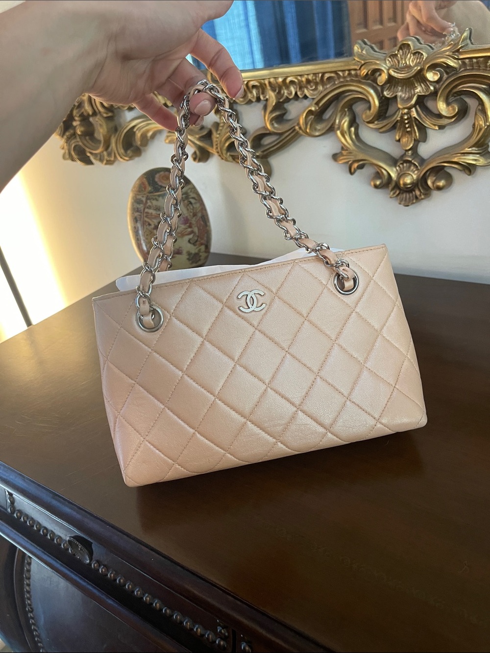 CHANEL Quilted Leather Shoulder Bag in Blush Pink with Silver Chain